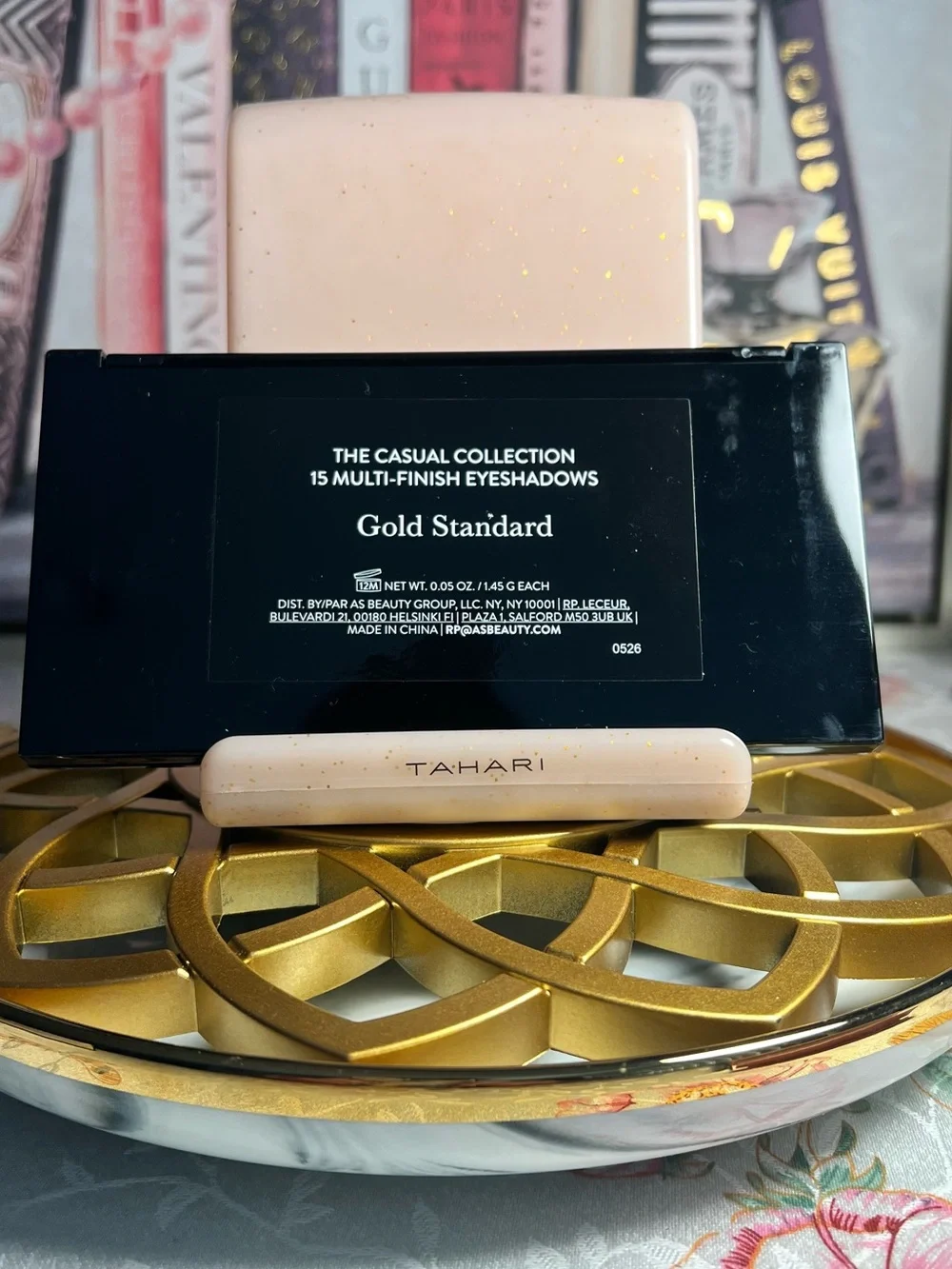 Laura Geller Neutral Eyeshadow 15 Multi-Finish Palette — Browns, Golds, Creams